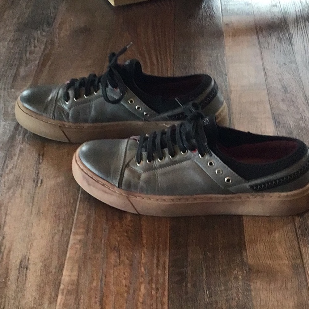 Spring Step sneakers